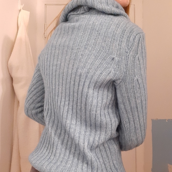 Tommy Hilfiger Knit - Picture 2 of 3